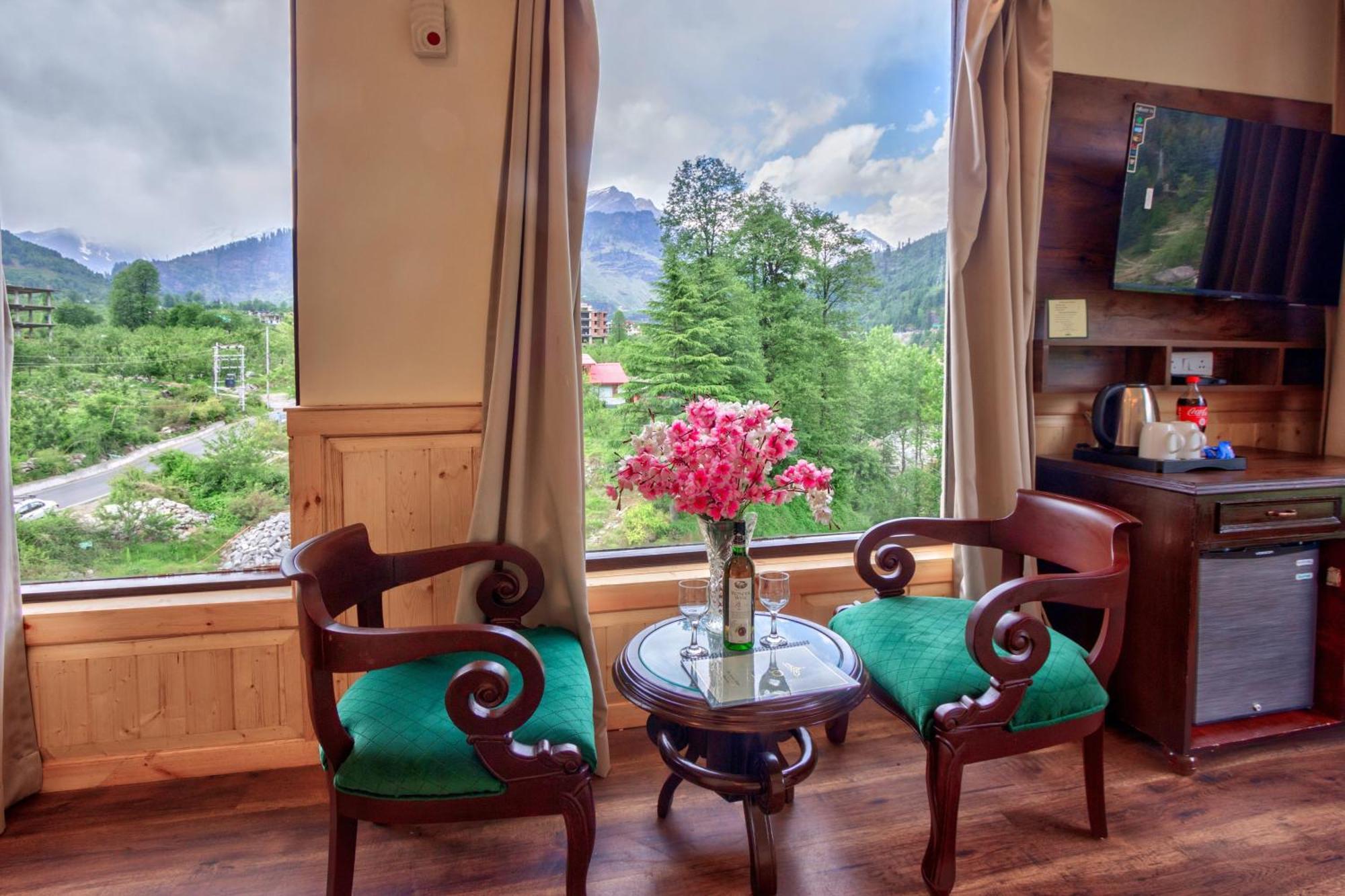The Katoch Grand Resort Manāli Exteriér fotografie