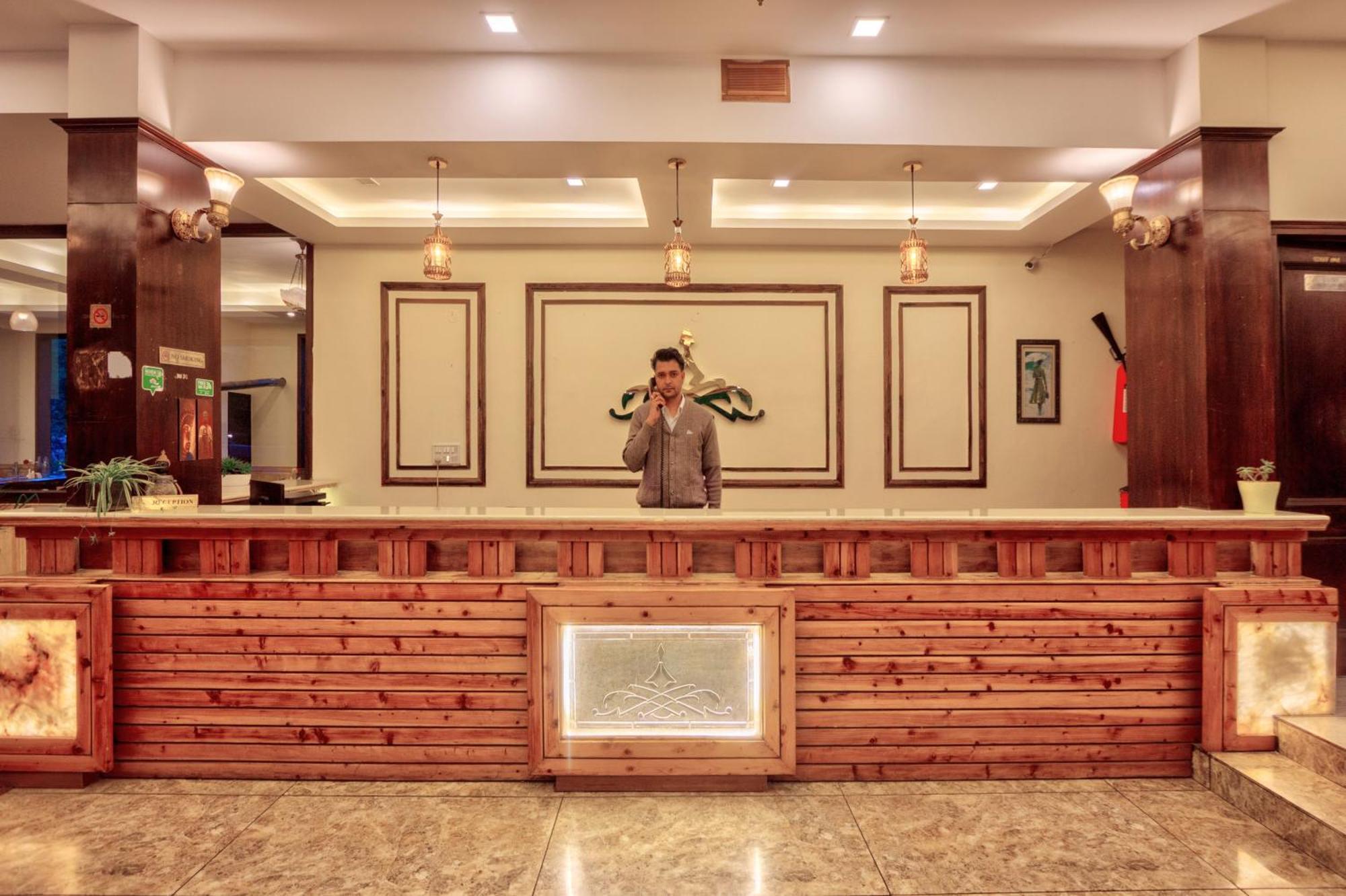 The Katoch Grand Resort Manāli Exteriér fotografie