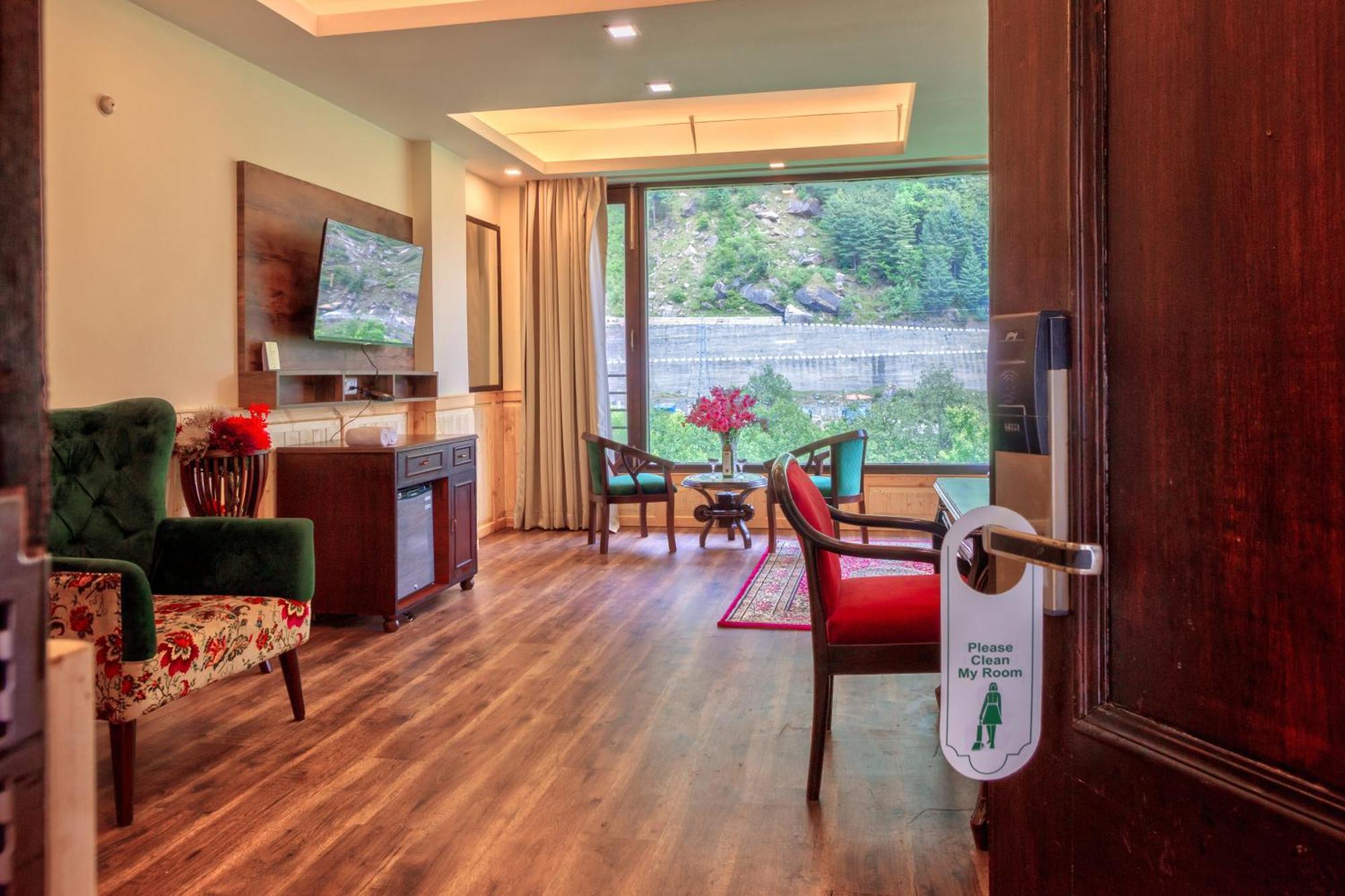 The Katoch Grand Resort Manāli Exteriér fotografie
