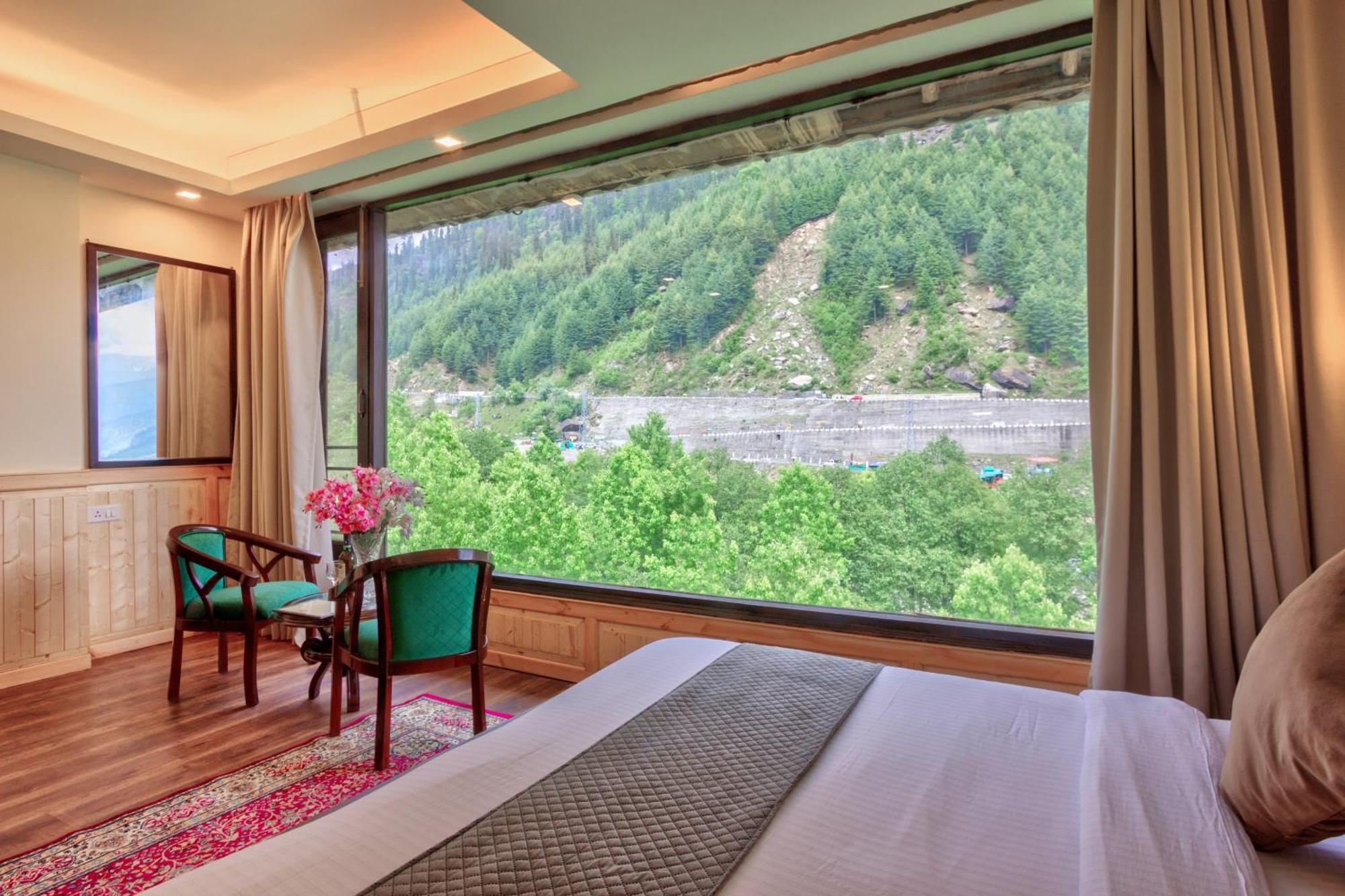 The Katoch Grand Resort Manāli Exteriér fotografie