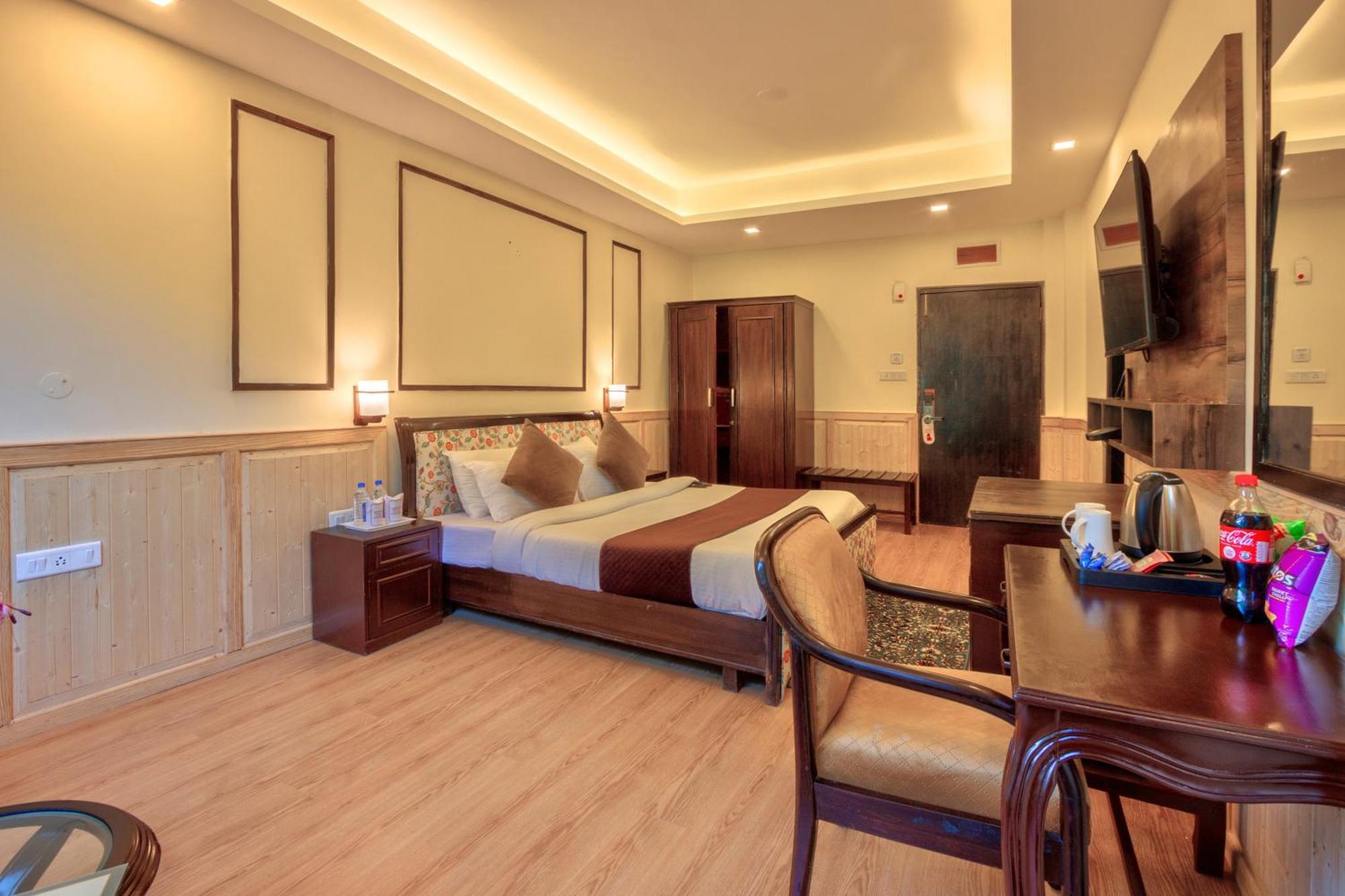 The Katoch Grand Resort Manāli Exteriér fotografie