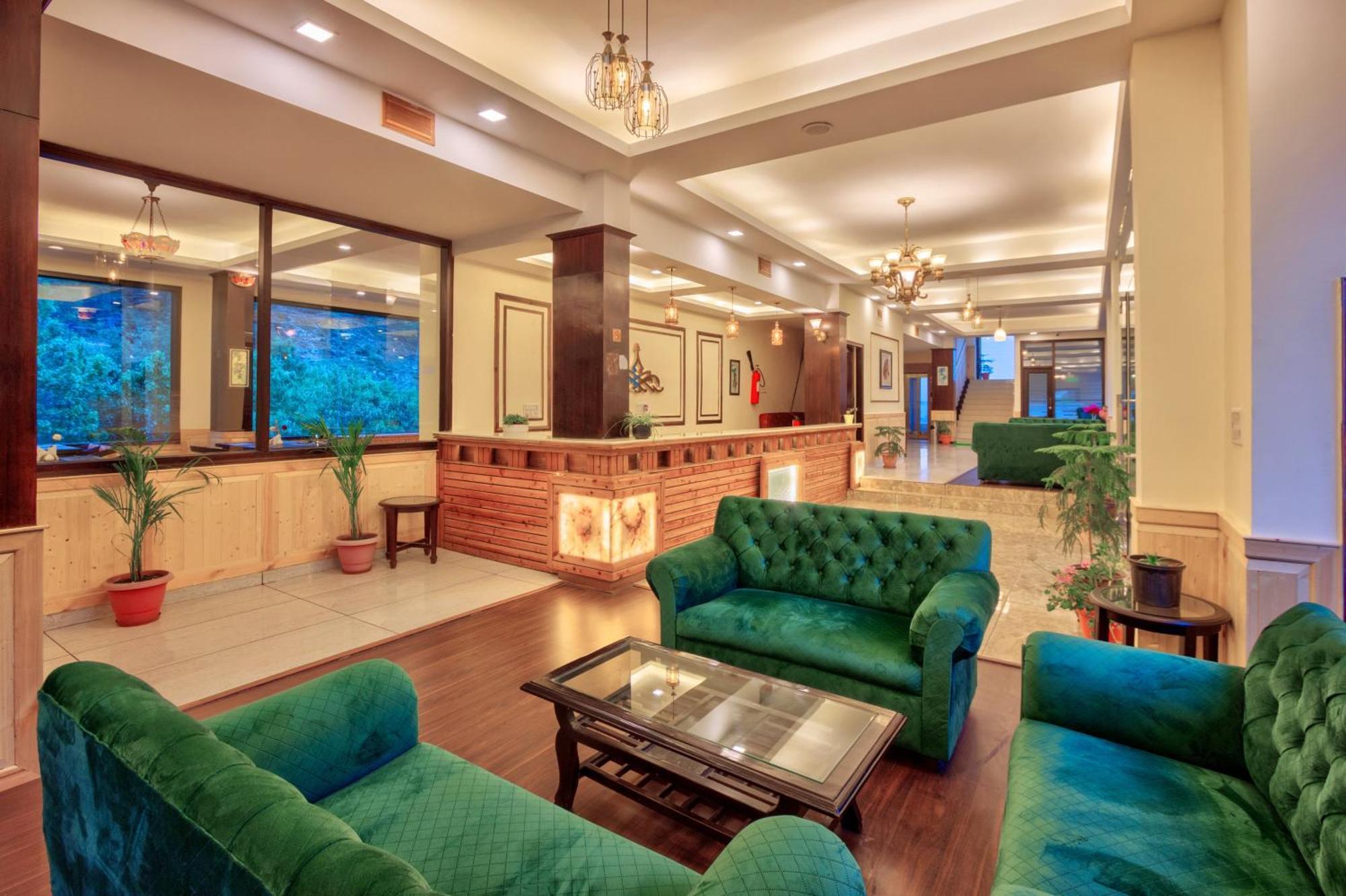 The Katoch Grand Resort Manāli Exteriér fotografie