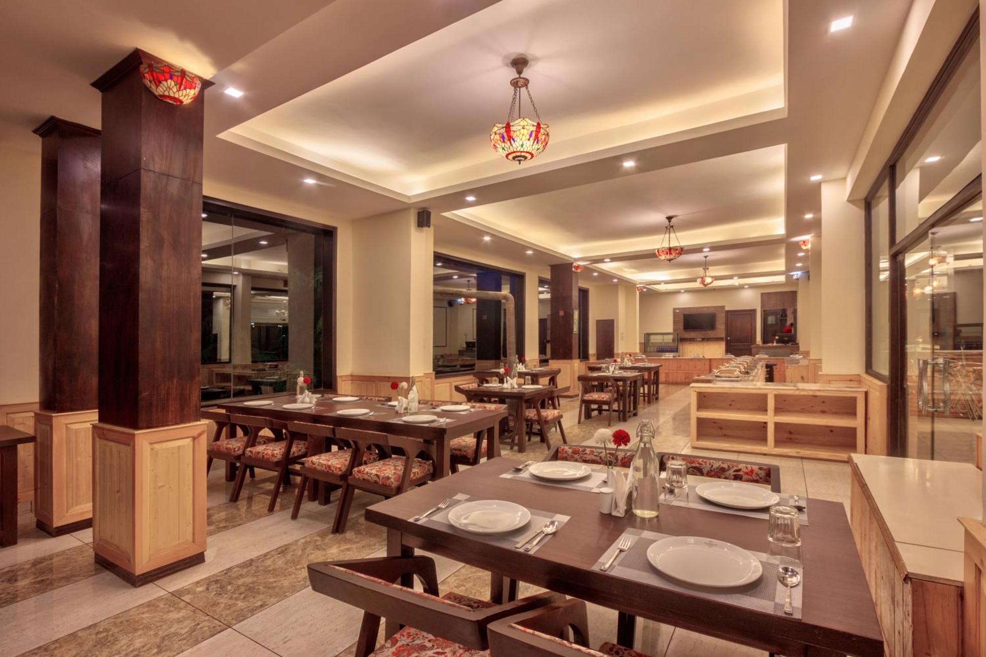 The Katoch Grand Resort Manāli Exteriér fotografie