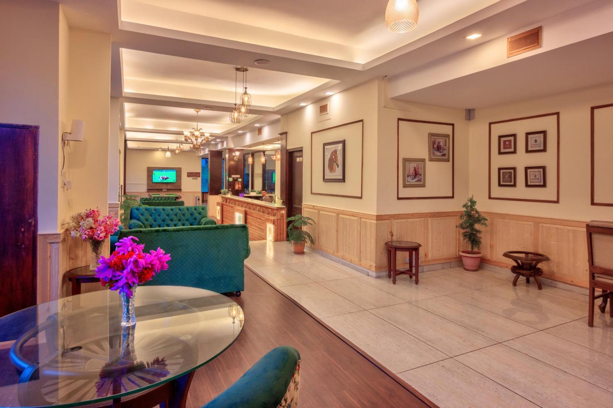 The Katoch Grand Resort Manāli Exteriér fotografie