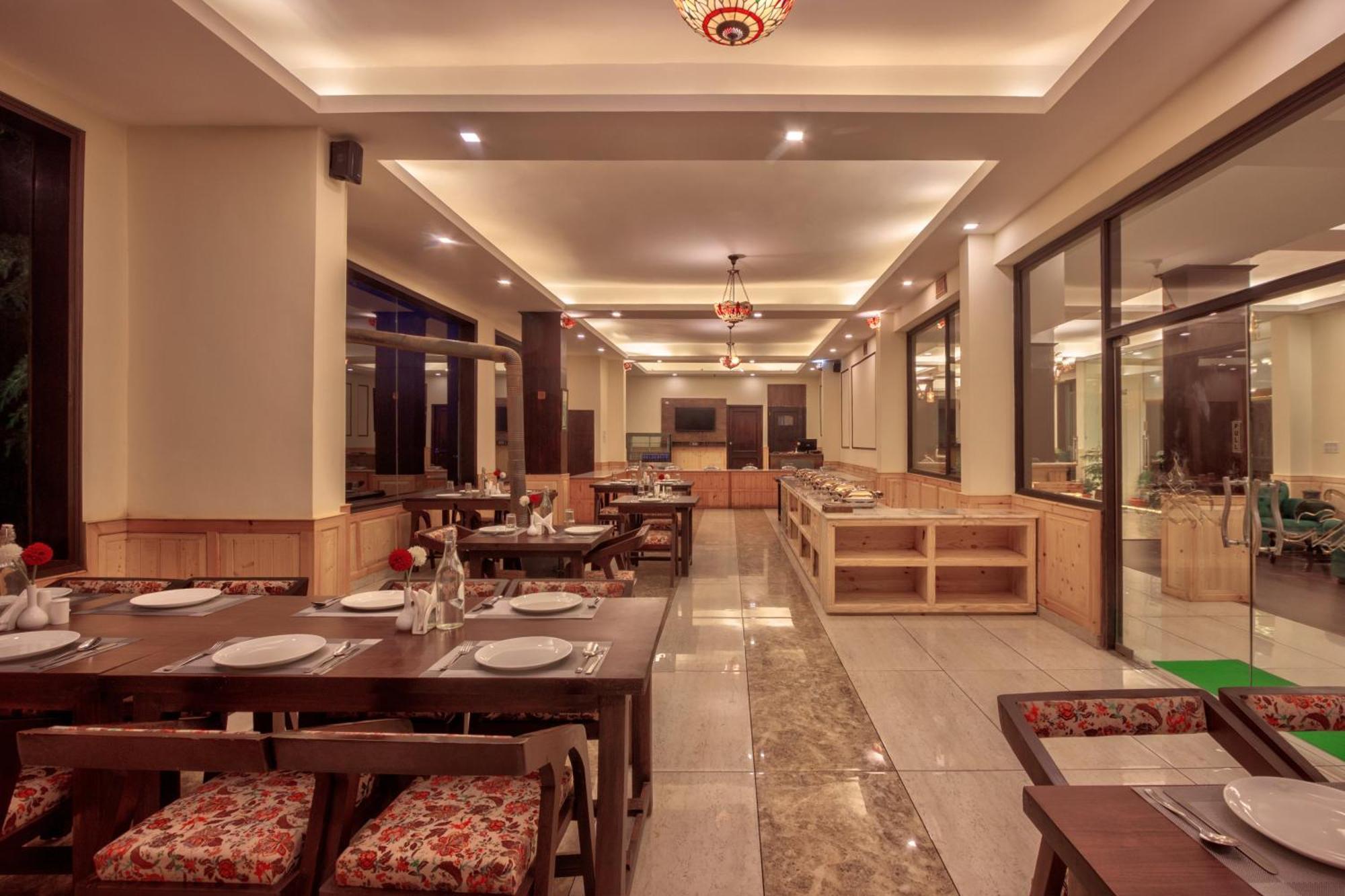 The Katoch Grand Resort Manāli Exteriér fotografie