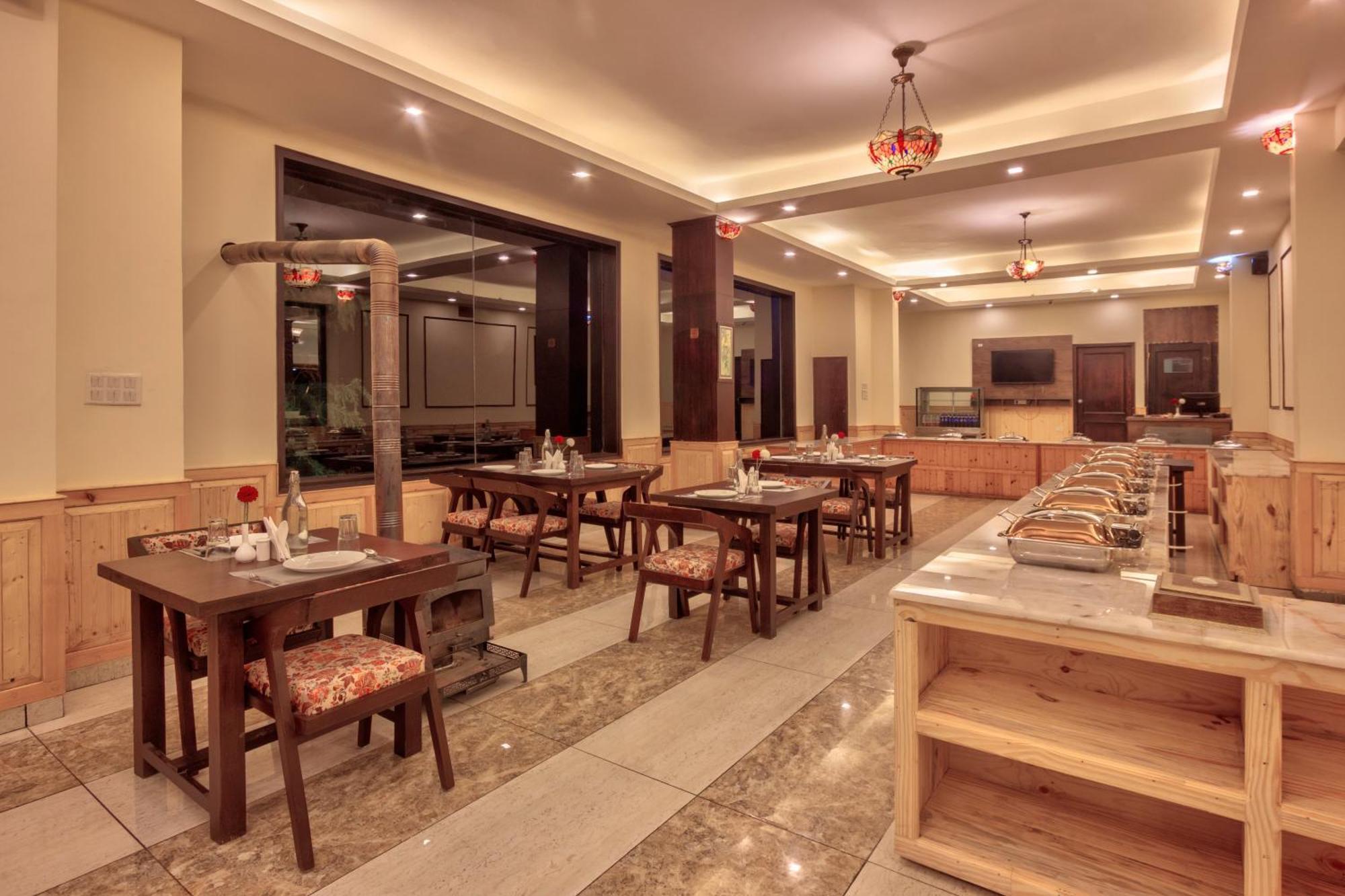 The Katoch Grand Resort Manāli Exteriér fotografie
