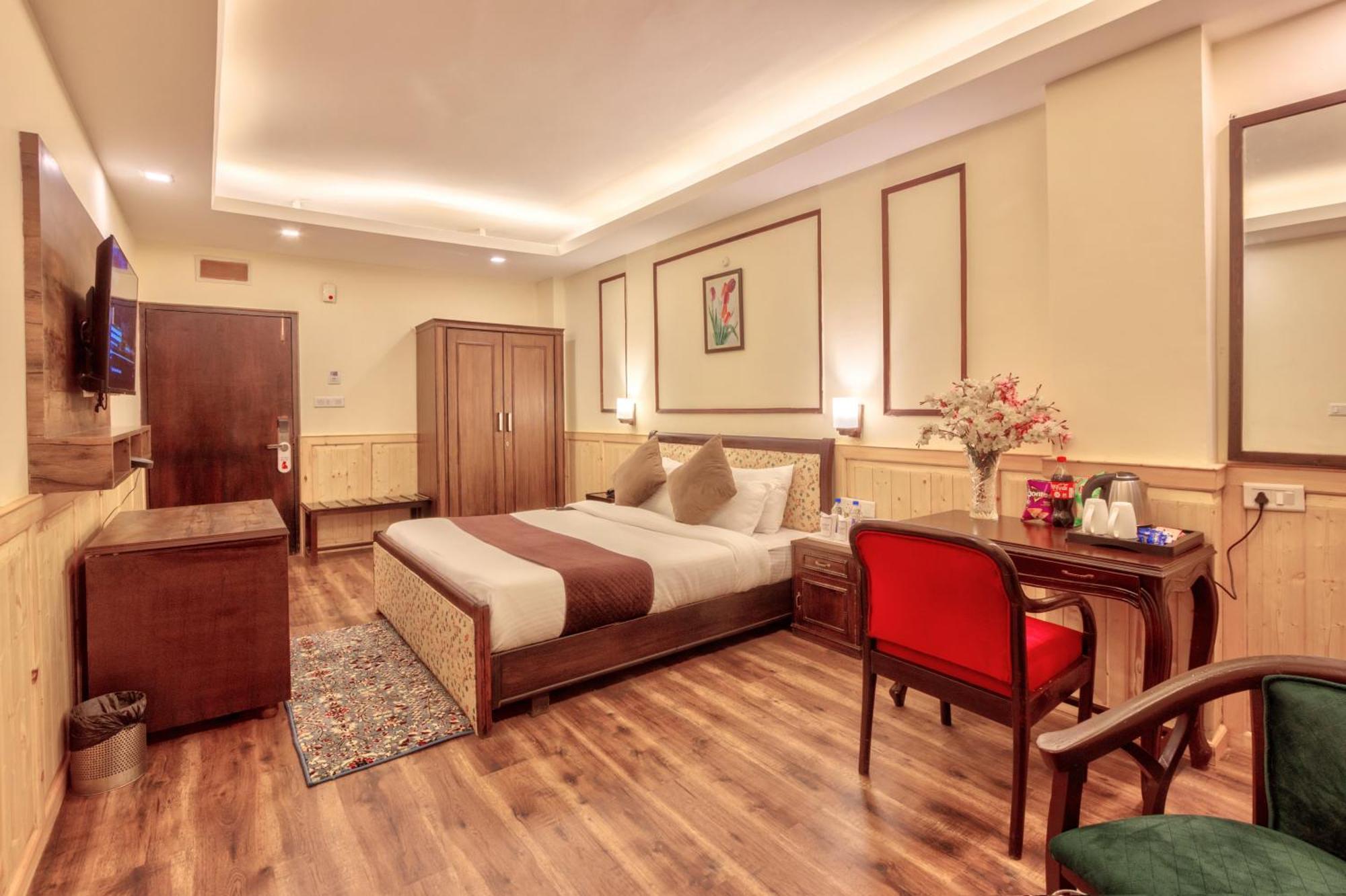The Katoch Grand Resort Manāli Exteriér fotografie