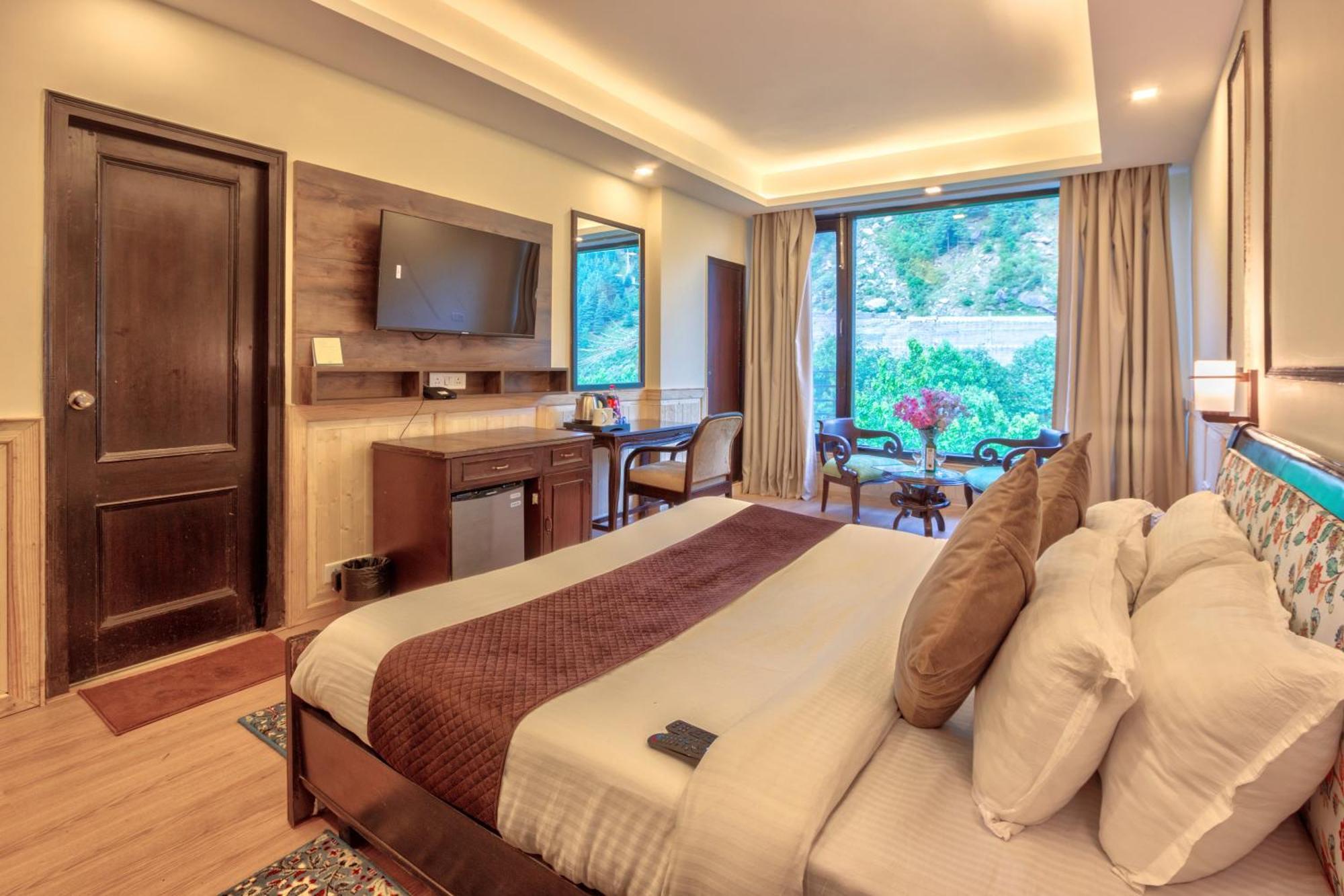 The Katoch Grand Resort Manāli Exteriér fotografie