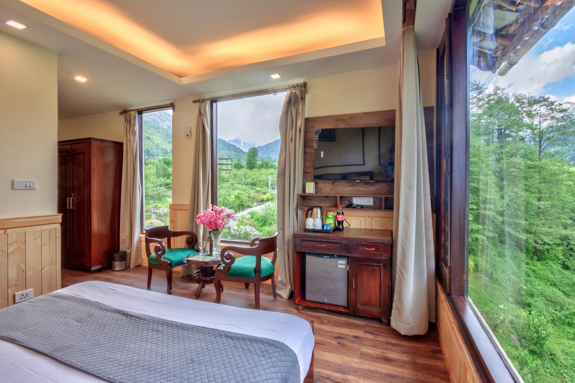 The Katoch Grand Resort Manāli Exteriér fotografie