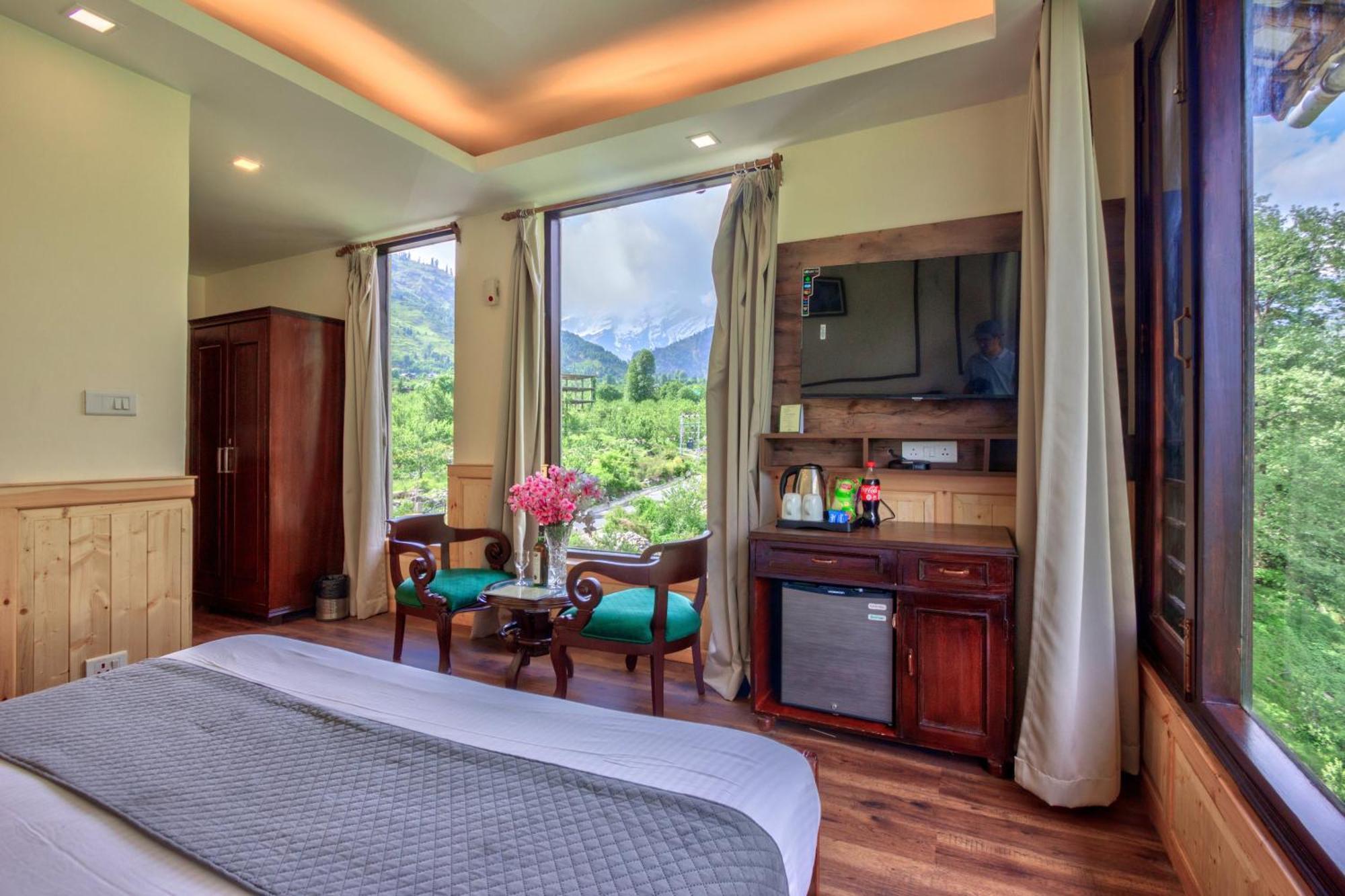 The Katoch Grand Resort Manāli Exteriér fotografie