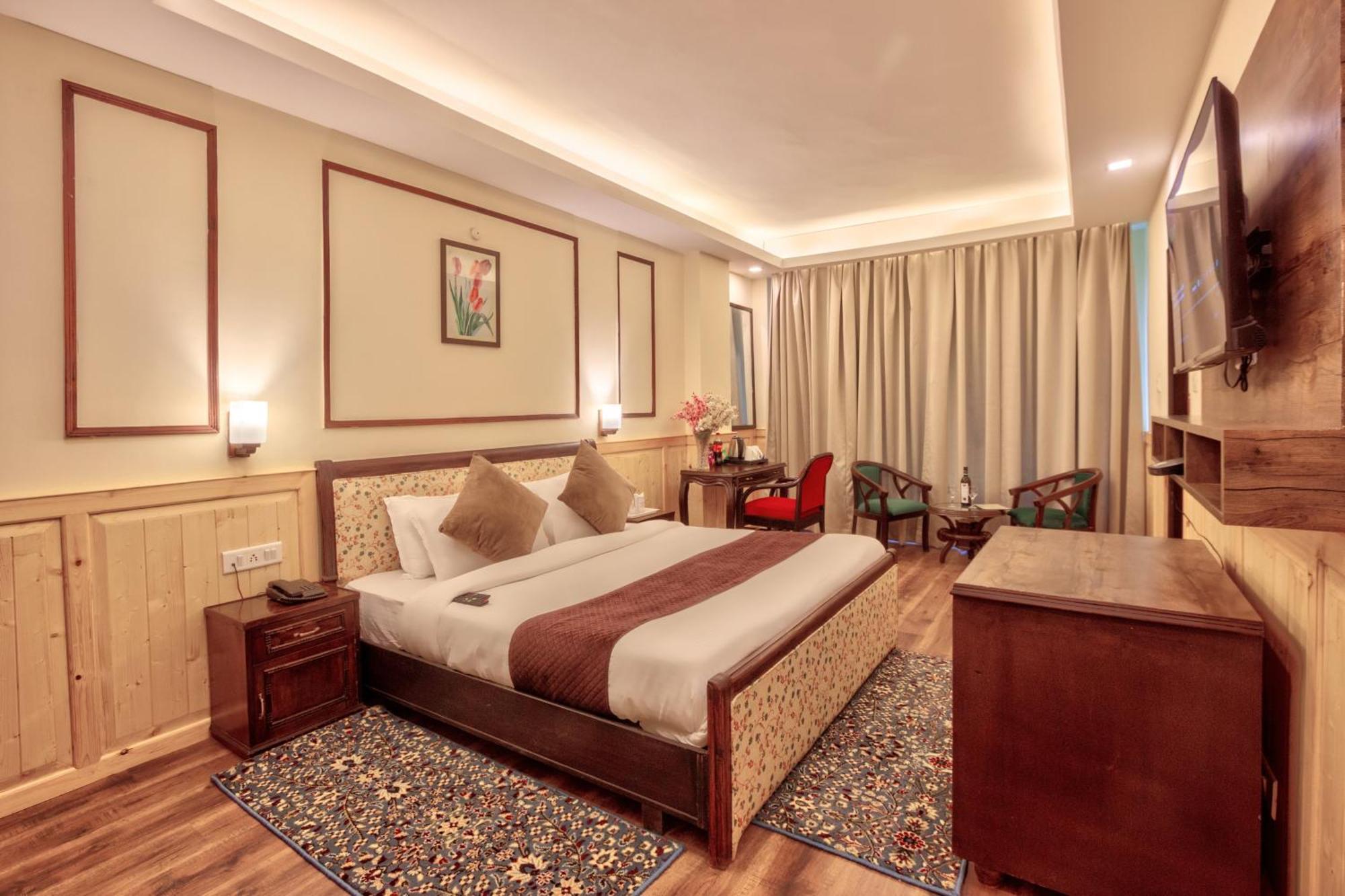 The Katoch Grand Resort Manāli Exteriér fotografie