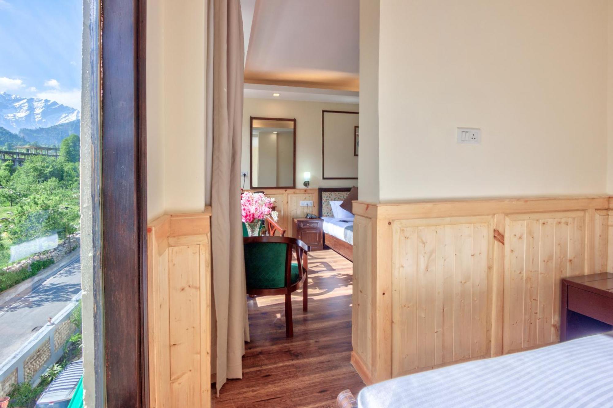 The Katoch Grand Resort Manāli Exteriér fotografie