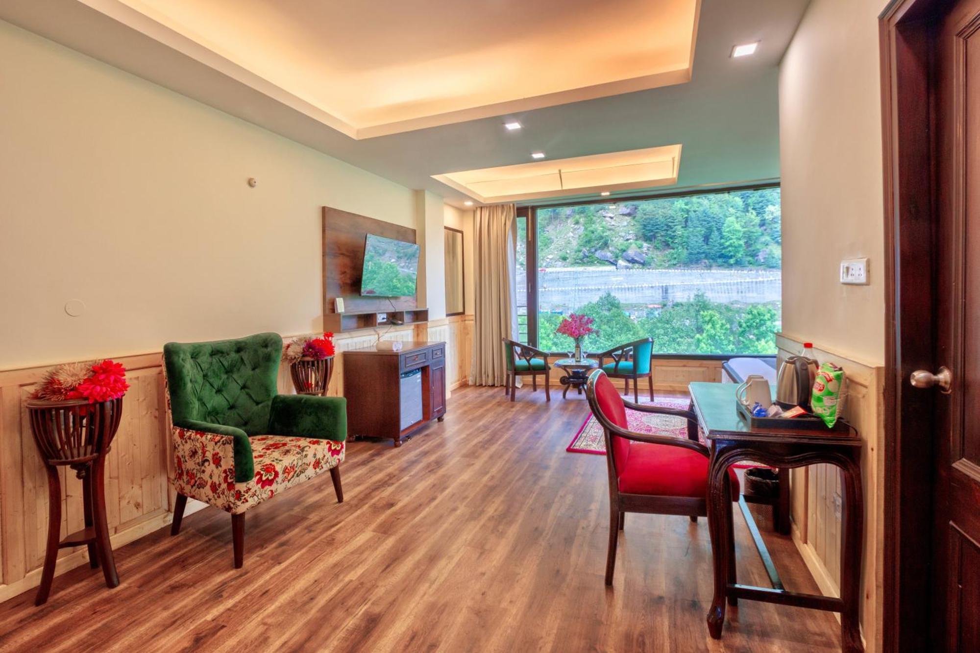 The Katoch Grand Resort Manāli Exteriér fotografie